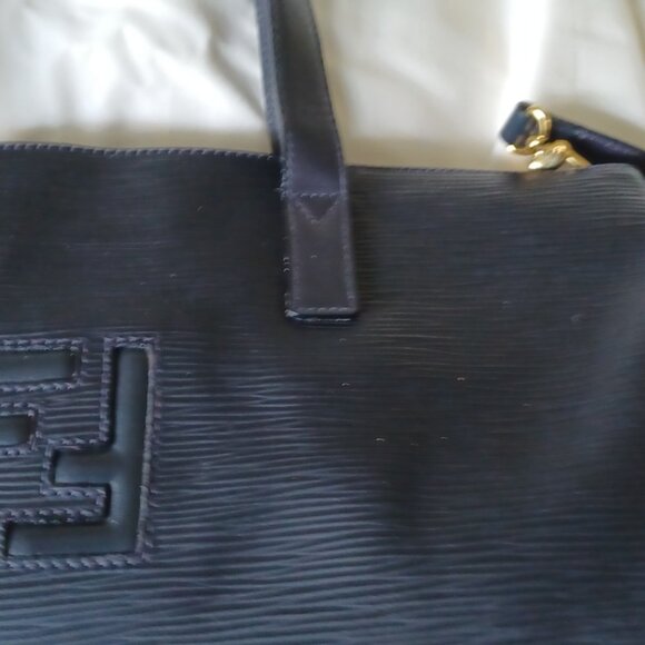 Never used Fendi vinyl tote vintage circa 1995 Serial Number 14-B-14570-36. - Picture 3 of 7